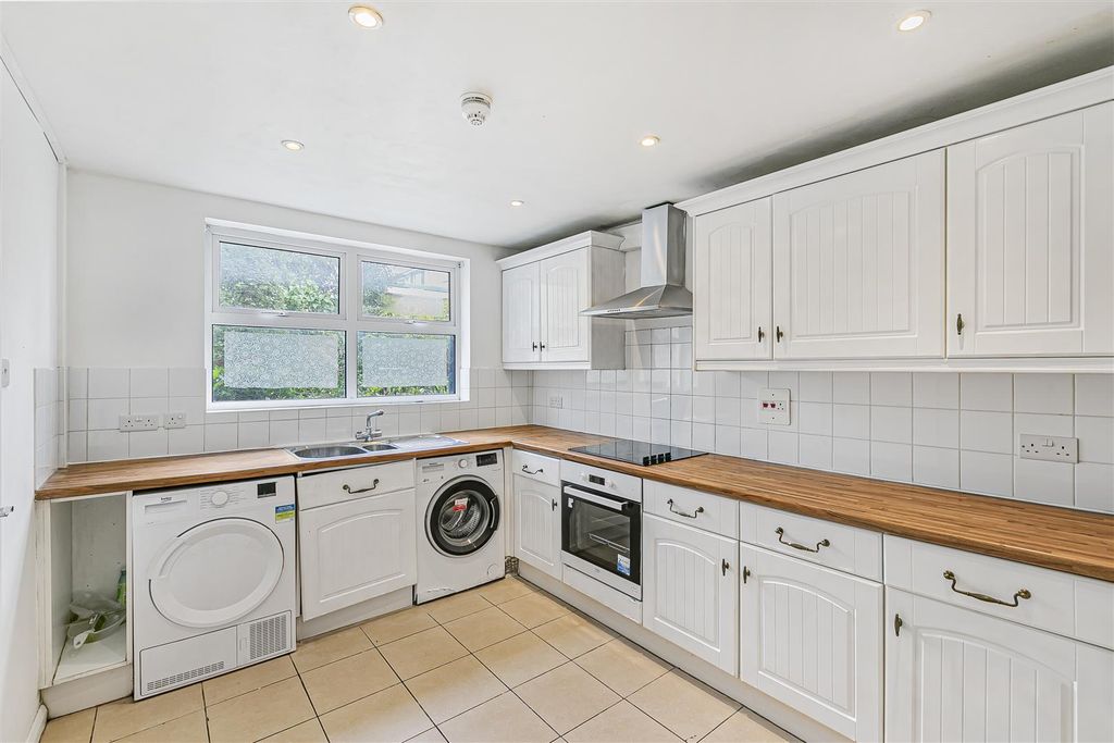 Property photo 2 of 21