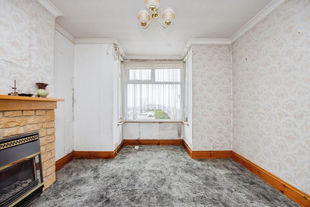 Property photo 3 of 17 Photo