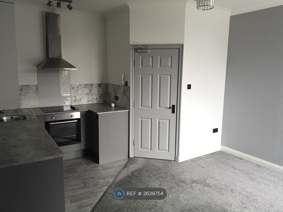 Property photo 3 of 17 Kitchen Area