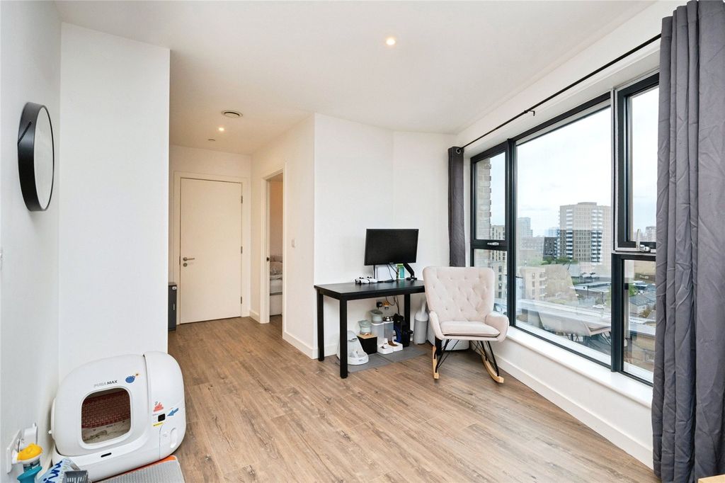 Property photo 3 of 18 Picture No. 02