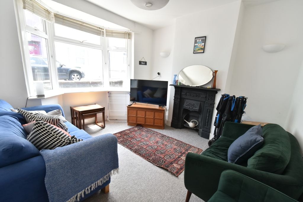 Property photo 3 of 11 Living Room 1