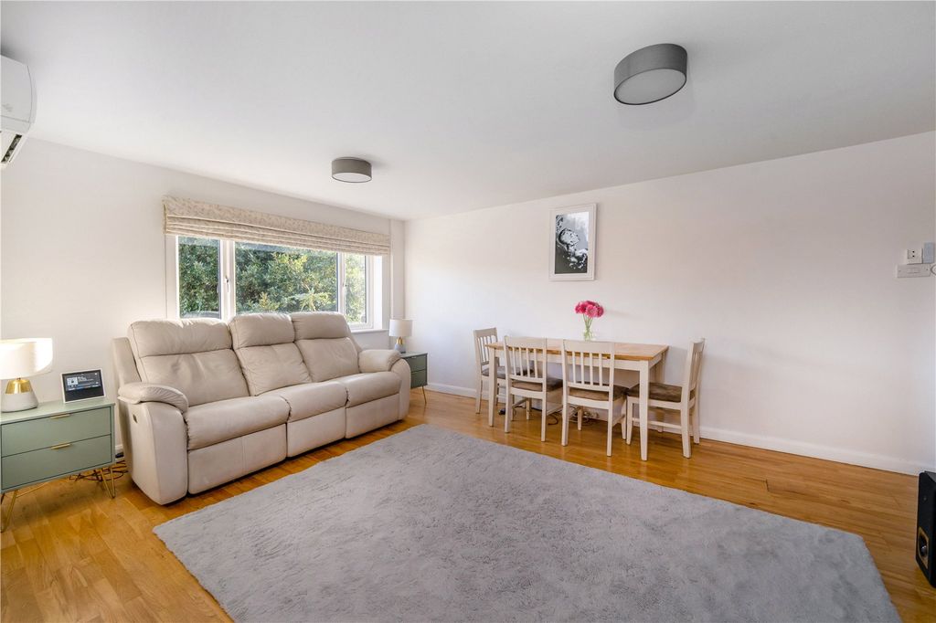 Property photo 2 of 11 Picture No. 05