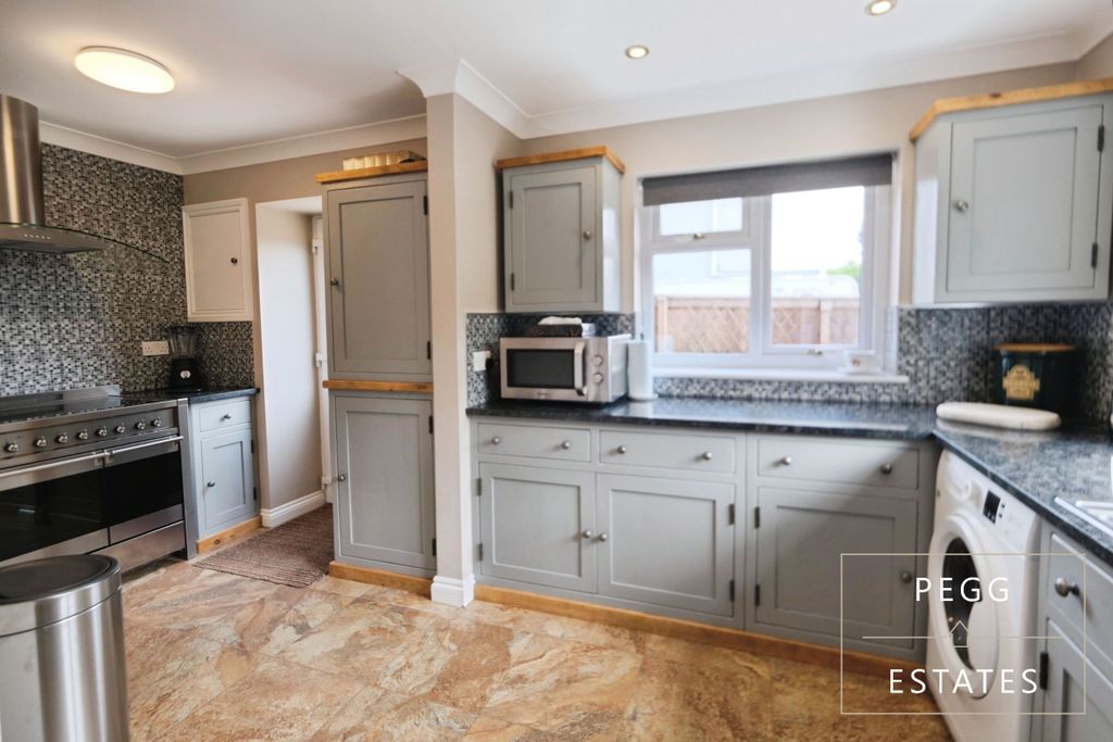 Property photo 2 of 36