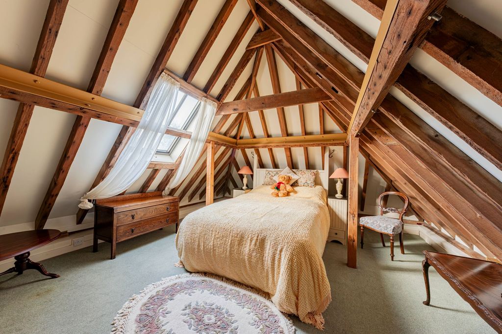 Property photo 3 of 37 Bedroom One (1)