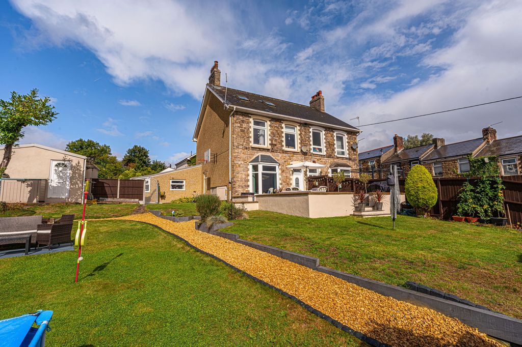 Property photo 1 of 63