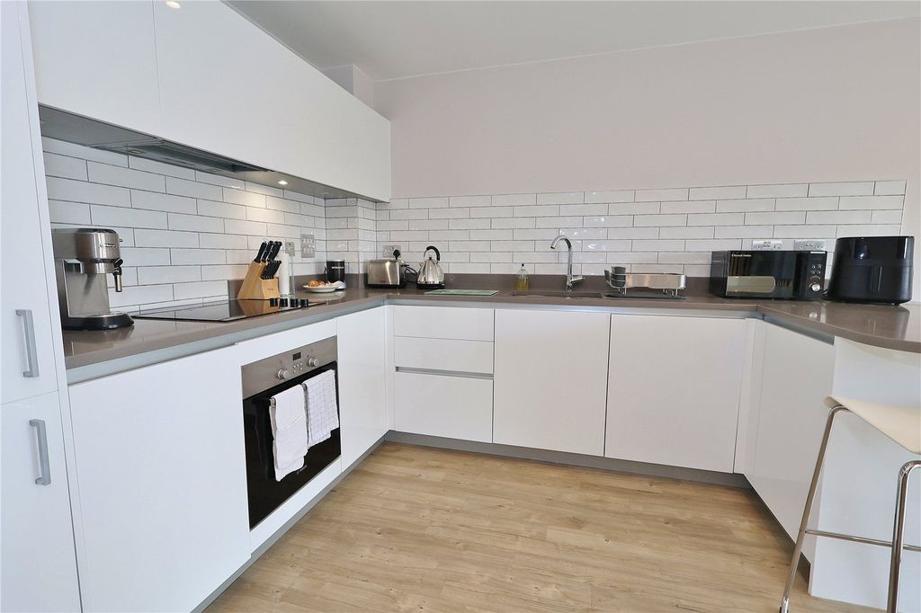 Property photo 3 of 11 Picture No. 13