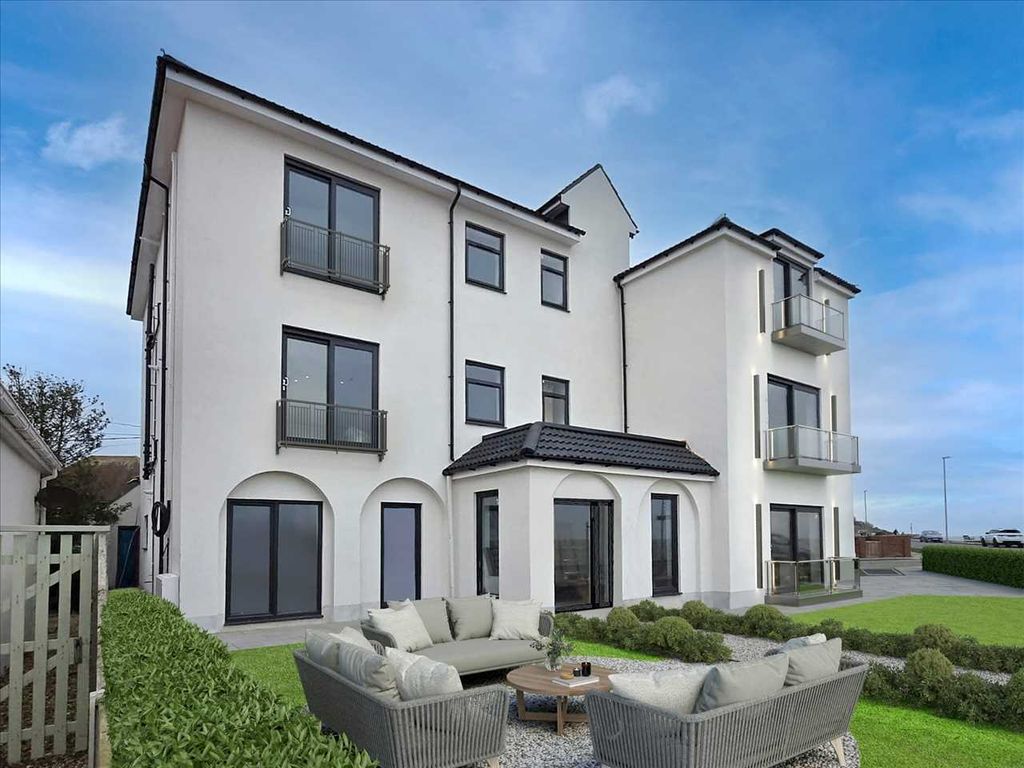 Property photo 2 of 11 Agents Note