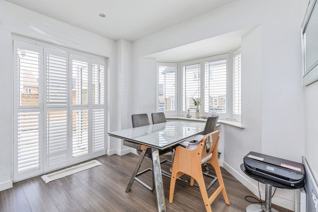 Property photo 3 of 13 Pbox-Img.Jpg