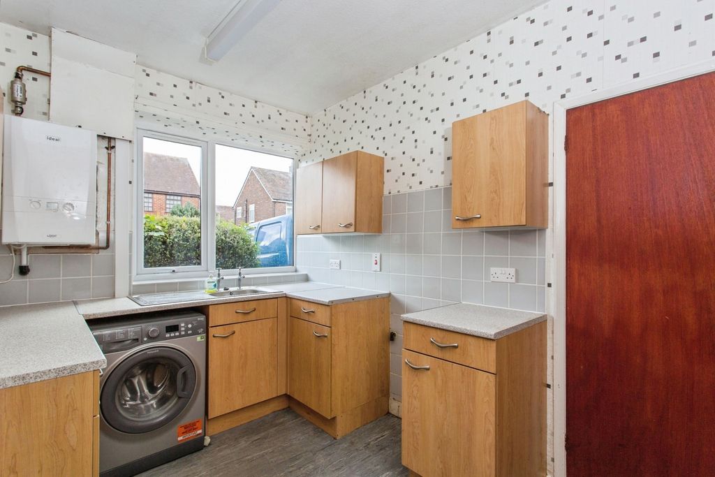 Property photo 3 of 15 Kitchen