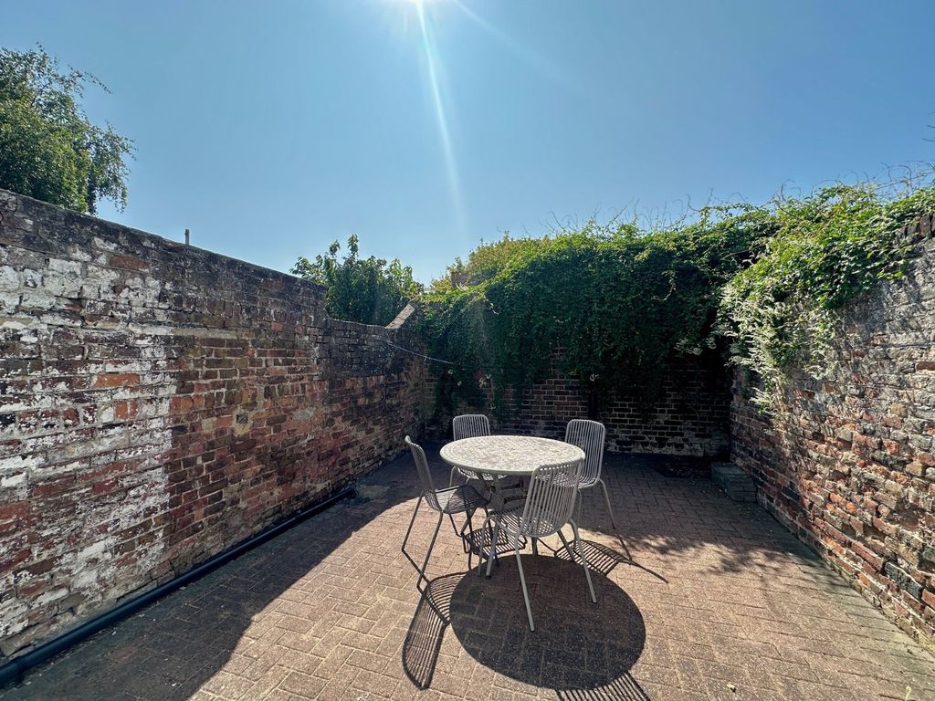 Property photo 3 of 16 Picture No. 09