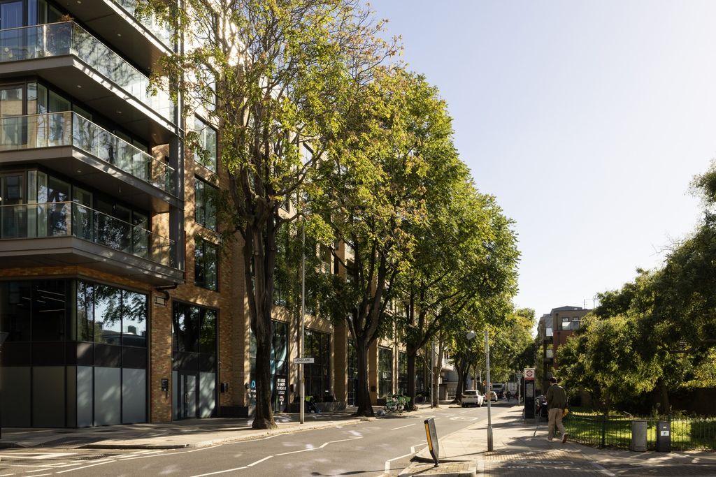 Property photo 2 of 17