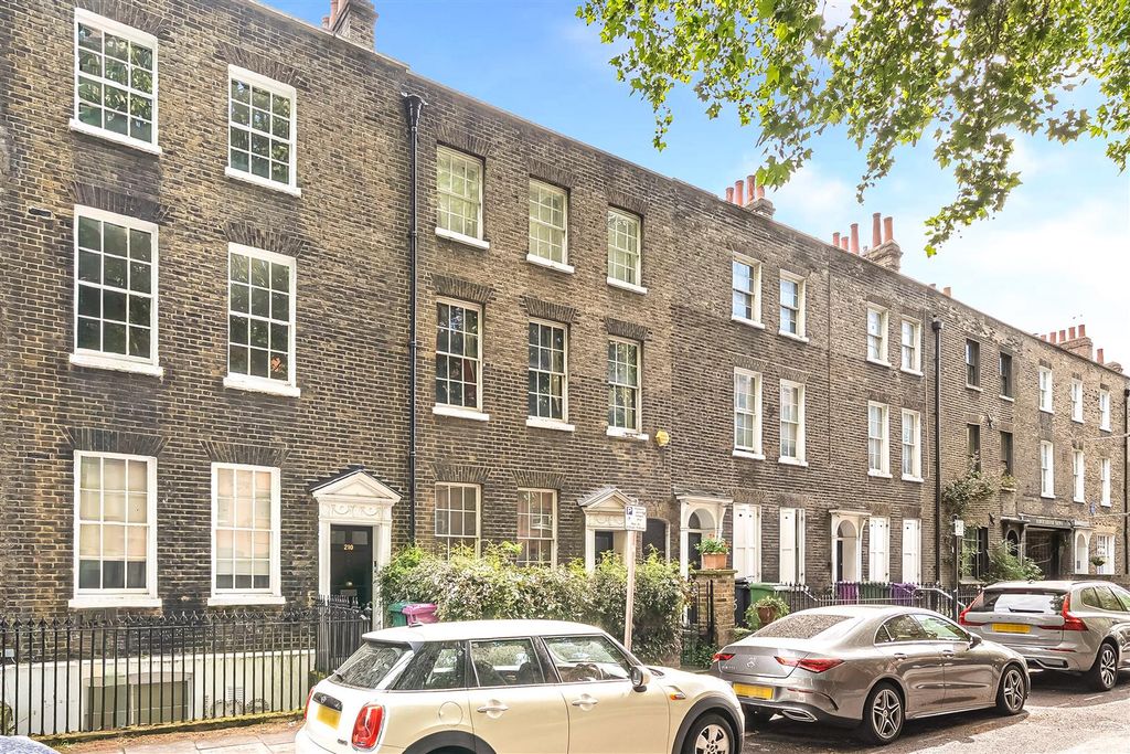 Property photo 1 of 21 Cable Street