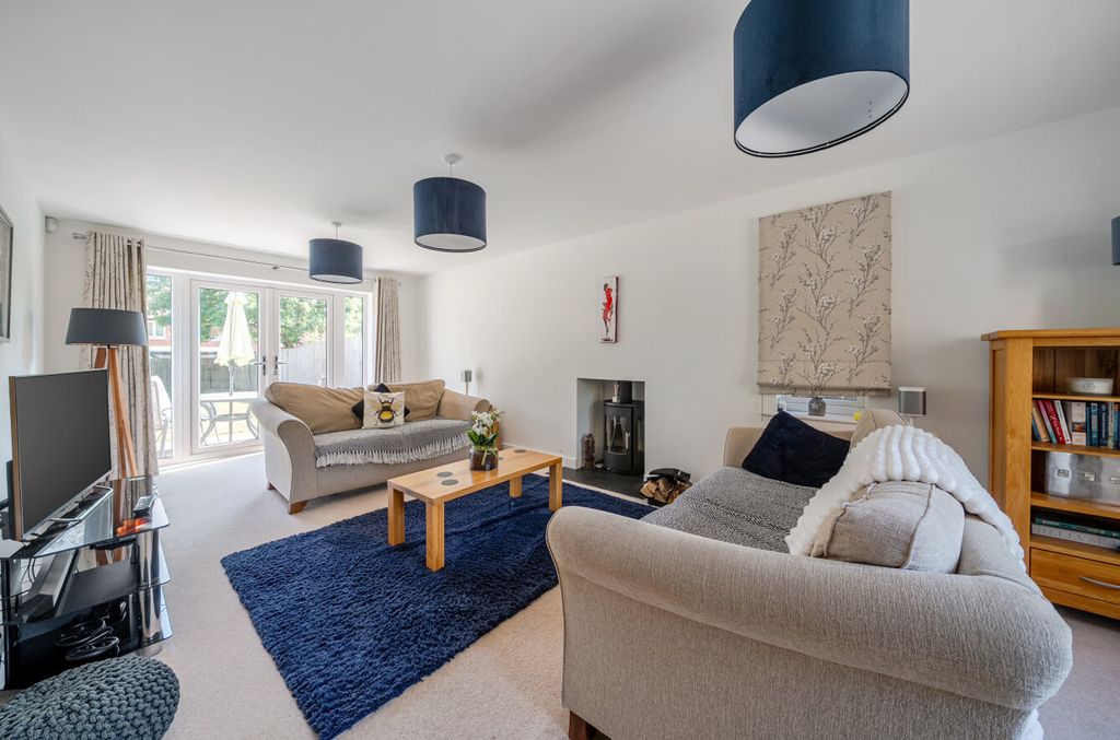 Property photo 2 of 18 1493038-1-6A565Ed...