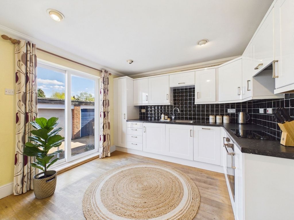 Property photo 3 of 19 Kitchen (Virtually Enhanced)