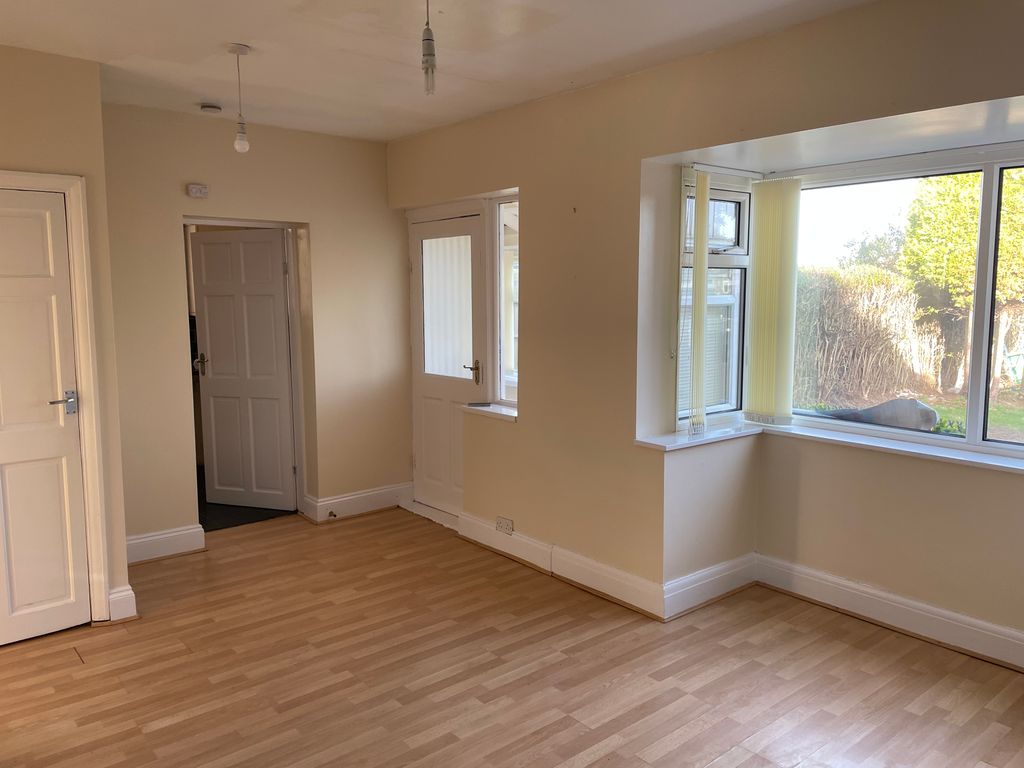 Property photo 2 of 13 Laminate Flooring
