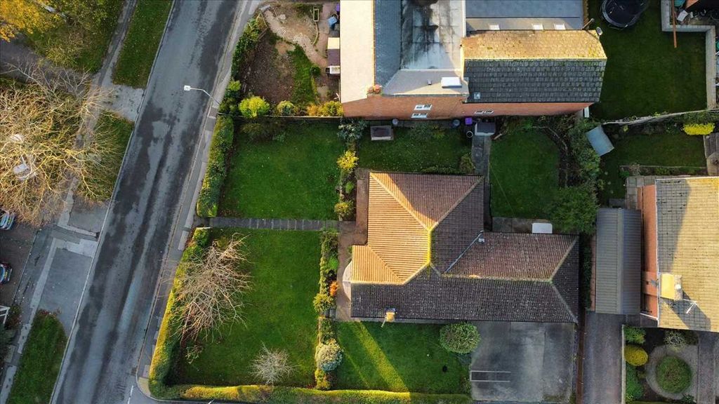 Property photo 2 of 31