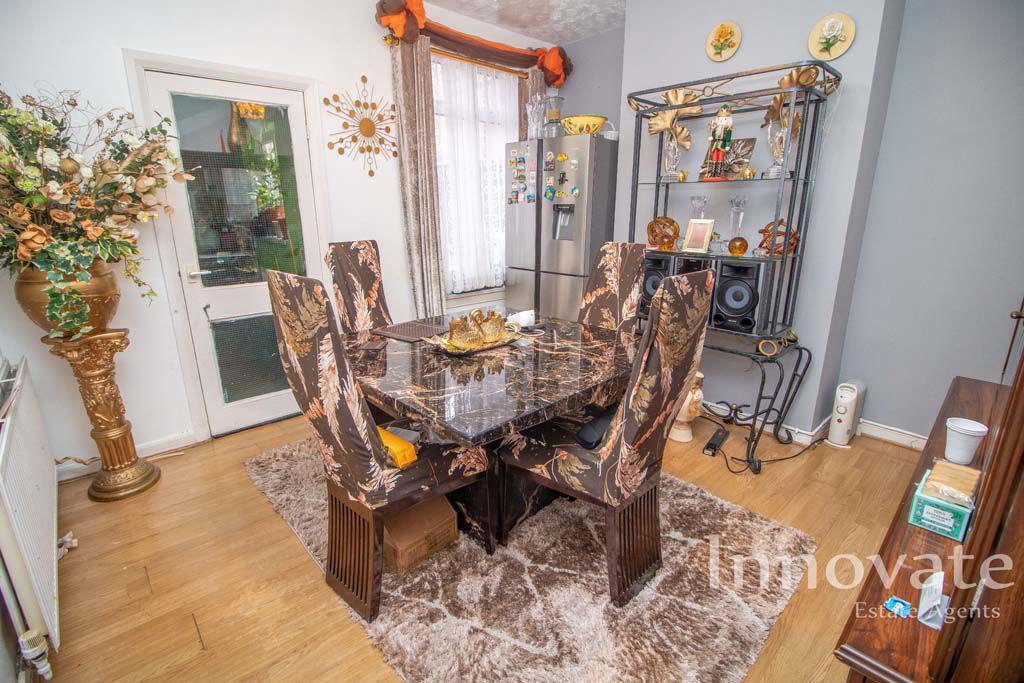 Property photo 3 of 7 Photo 2