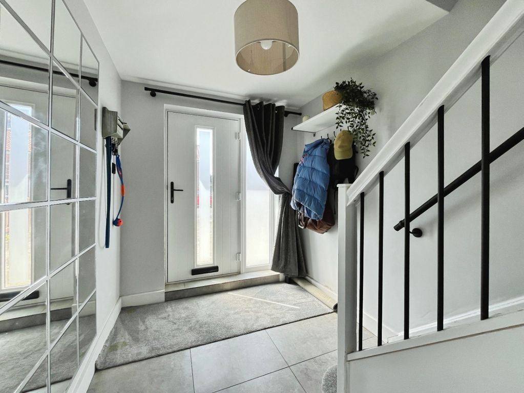 Property photo 2 of 28 4495164