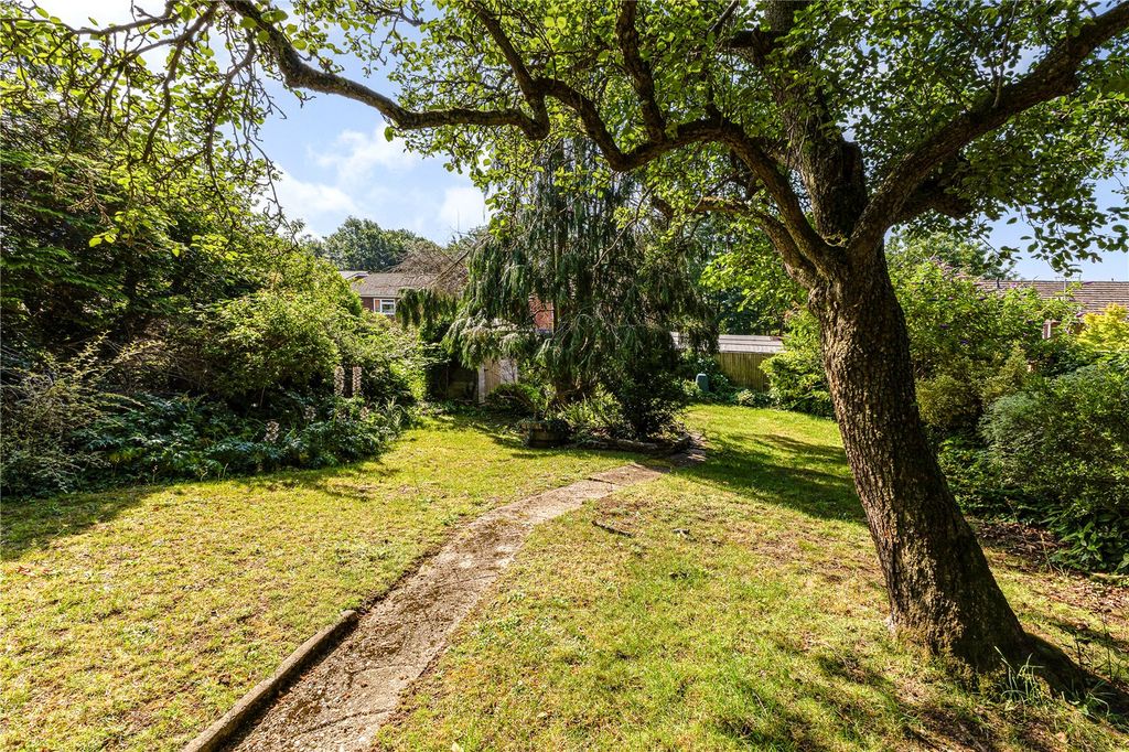 Property photo 3 of 13 Garden