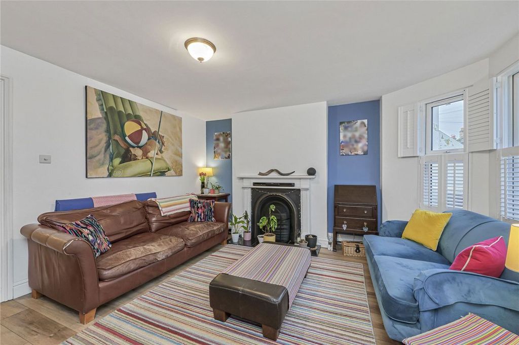 Property photo 2 of 17