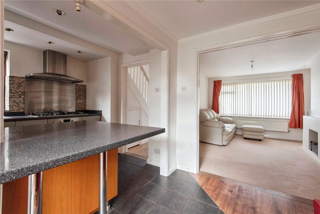 Property photo 2 of 16 Picture No. 12