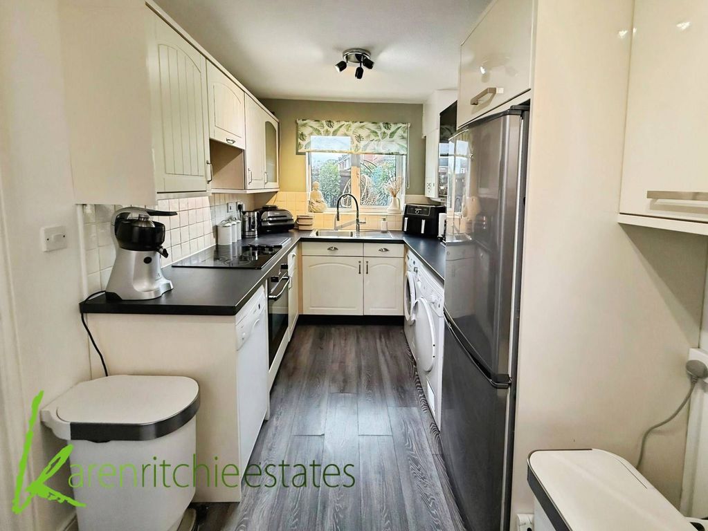 Property photo 3 of 14