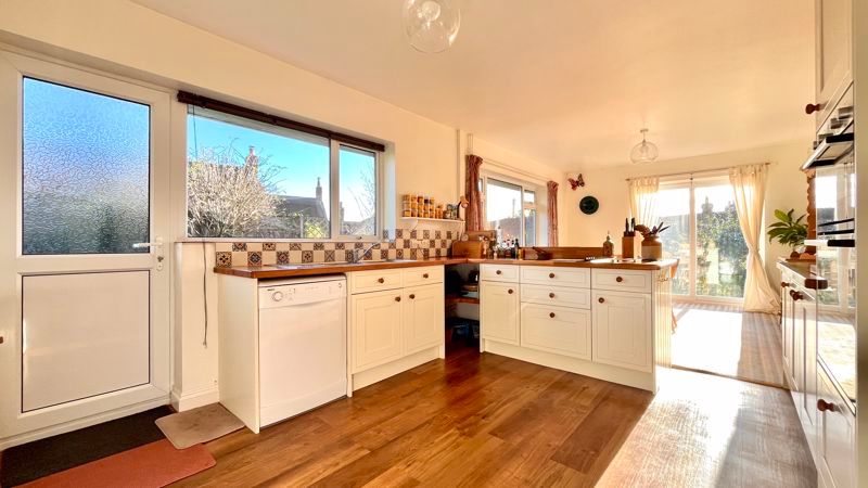 Property photo 3 of 25 Kitchen/Dining Area