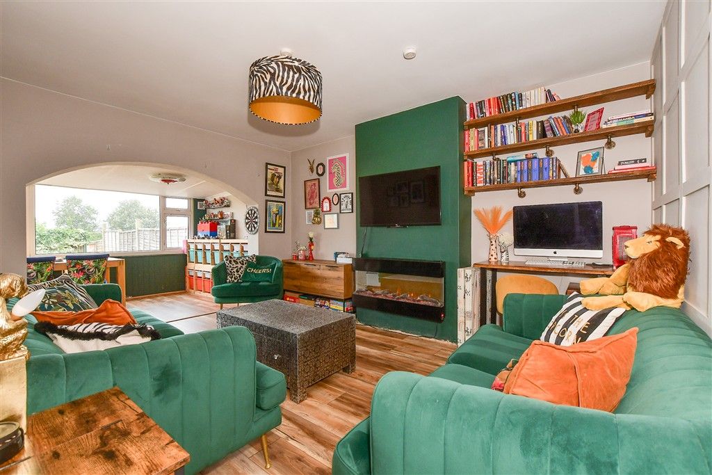 Property photo 2 of 14 Lounge
