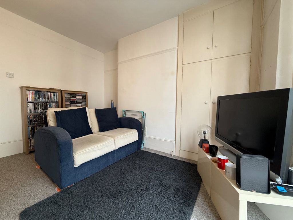 Property photo 2 of 8 Picture No. 05