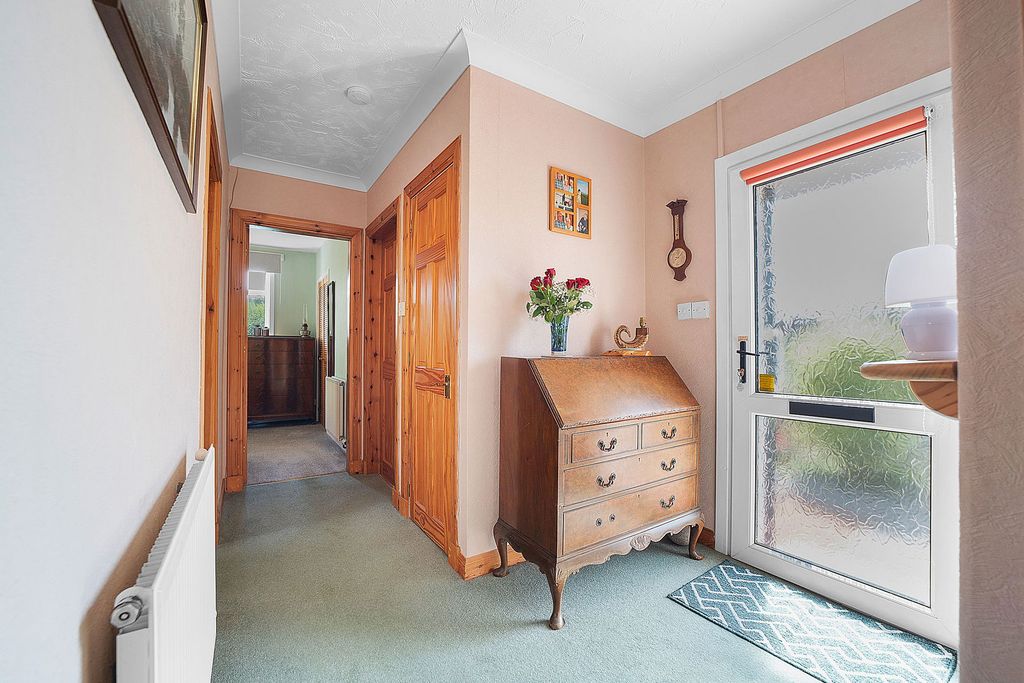 Property photo 2 of 26