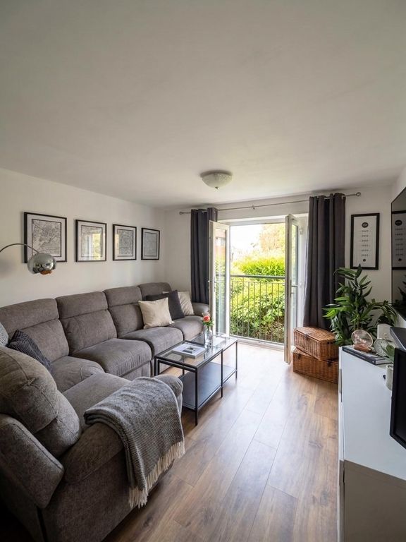 Property photo 2 of 6 Living Space