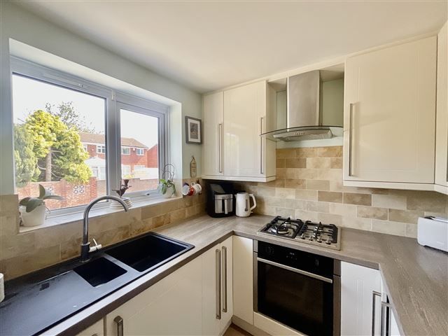 Property photo 2 of 21 Kitchen
