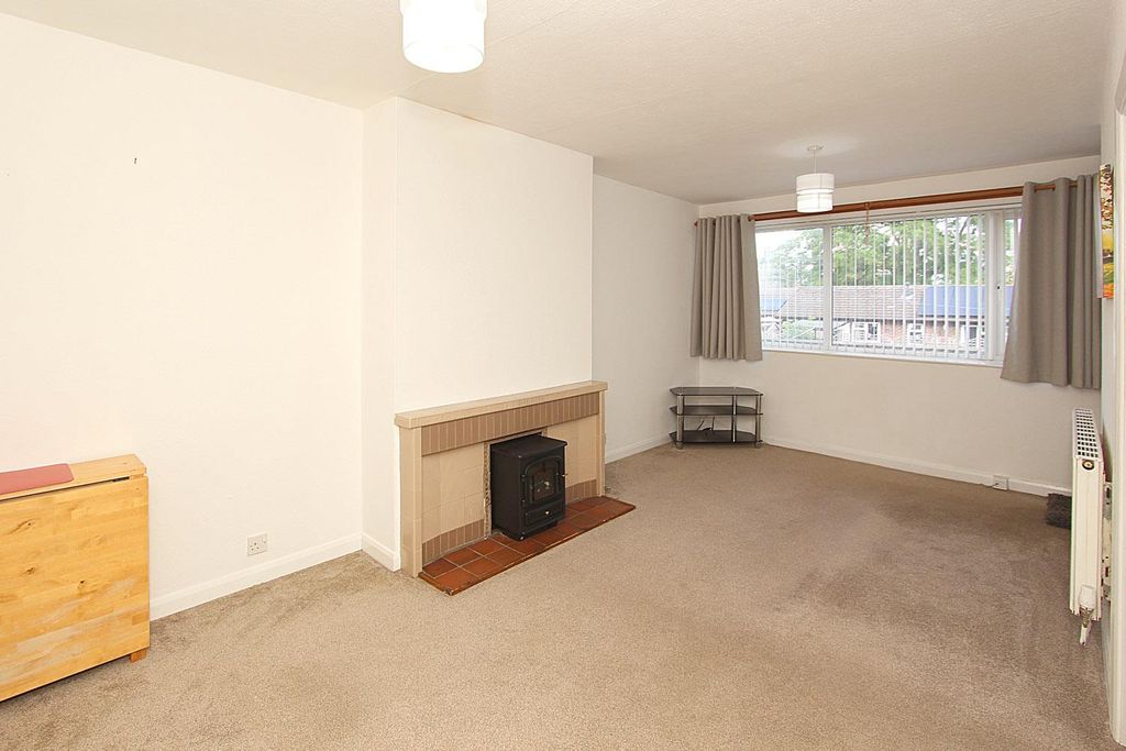 Property photo 3 of 7 Lounge