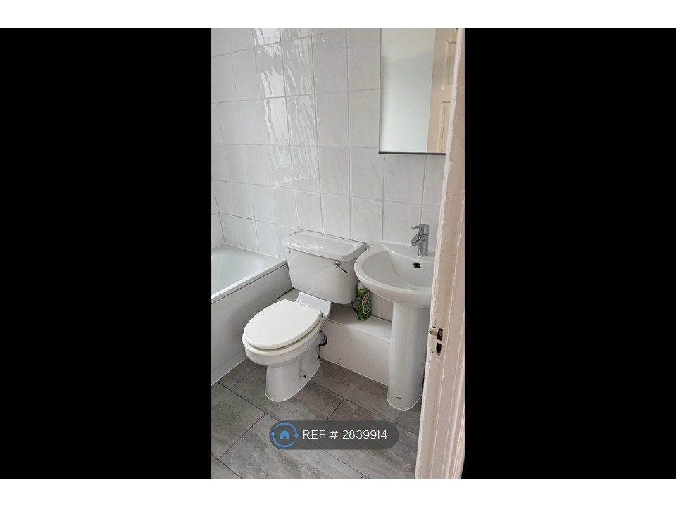 Property photo 2 of 5 Bathroom