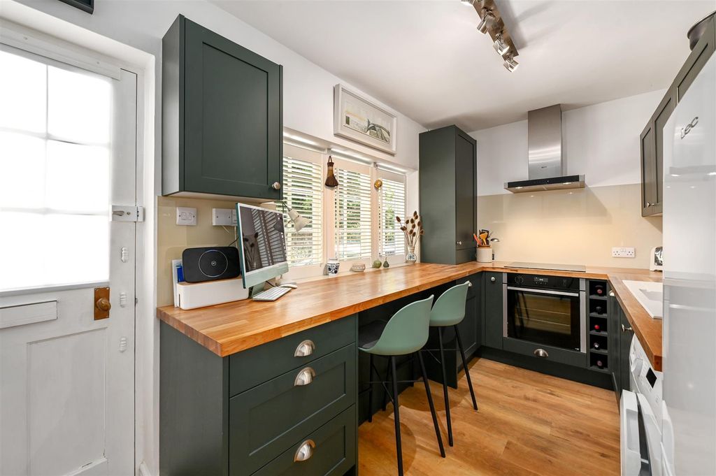 Property photo 3 of 13 Kings-Cottage-Tn36 (5)