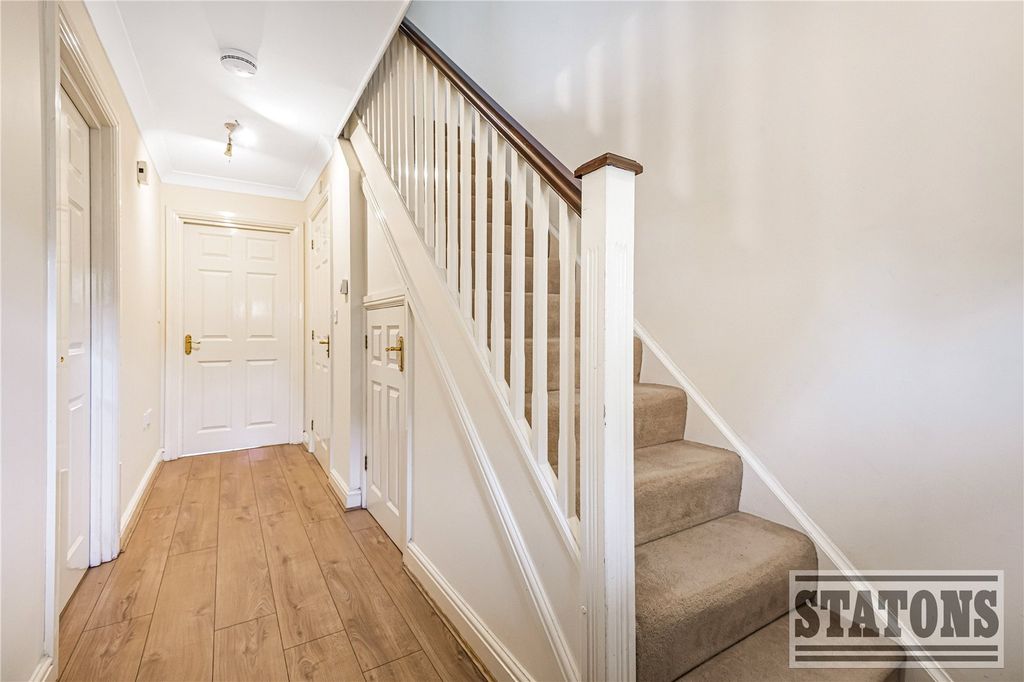 Property photo 2 of 19 Picture No. 64