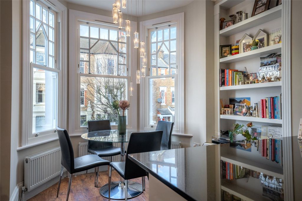 Property photo 3 of 11 Picture No. 31