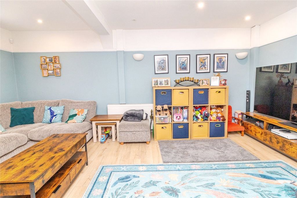 Property photo 3 of 25 Picture No. 22