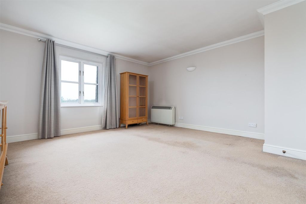 Property photo 2 of 12 Living Room