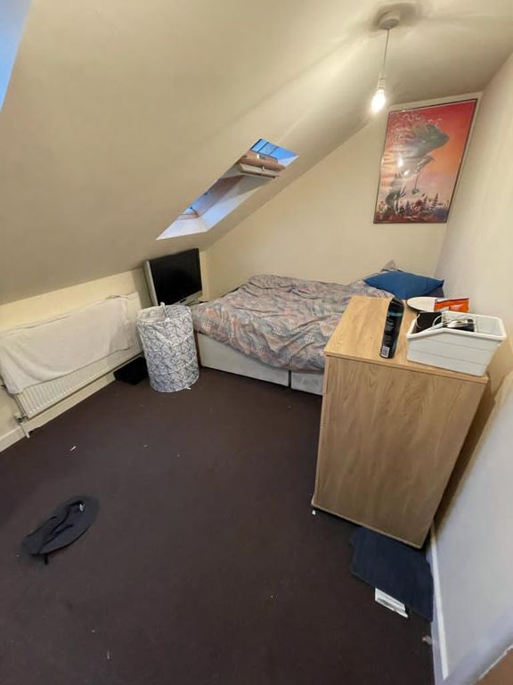 Property photo 3 of 7 Photo 2