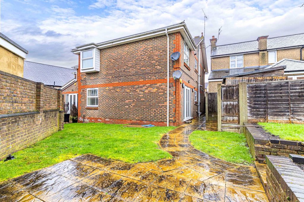 Property photo 3 of 14 Photo