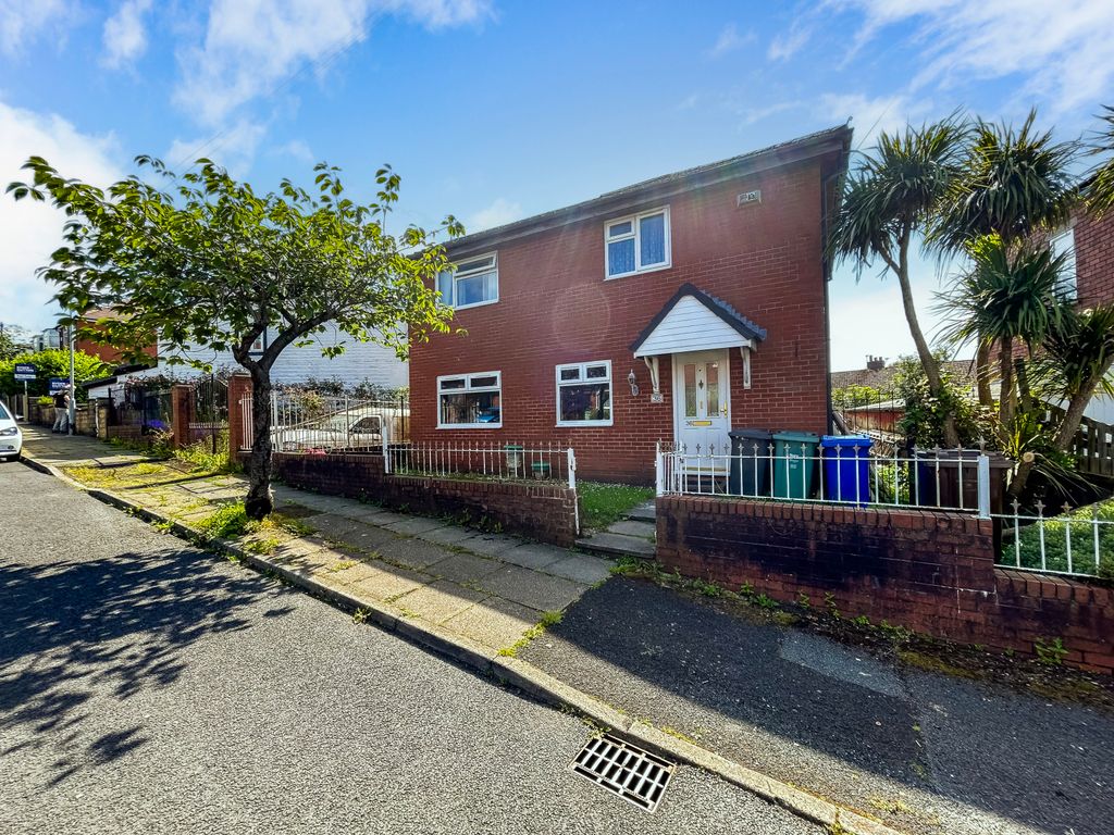 Property photo 2 of 3 Picture No. 05