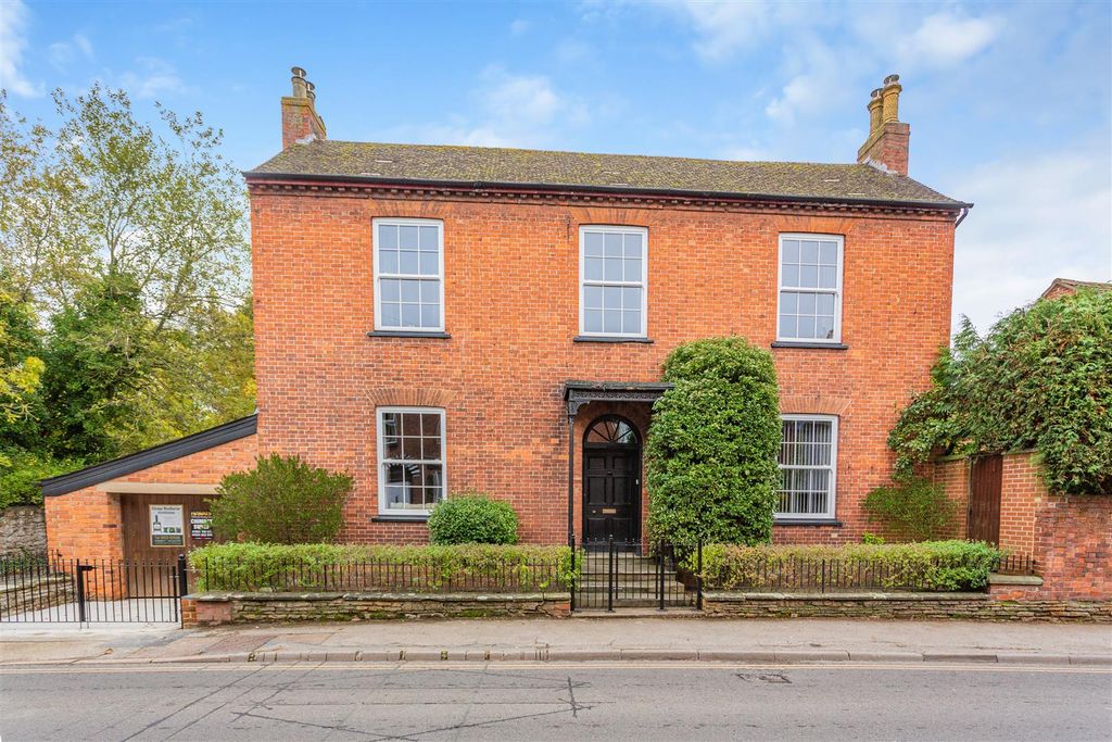 Property photo 1 of 51