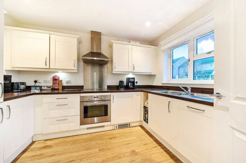 Property photo 3 of 13 Picture No. 12