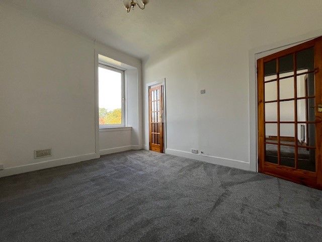 Property photo 1 of 5 Lounge