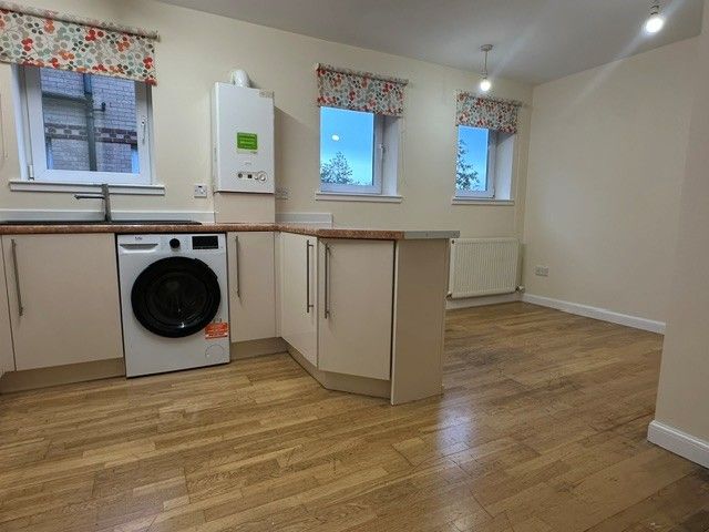Property photo 3 of 10 Kitchen