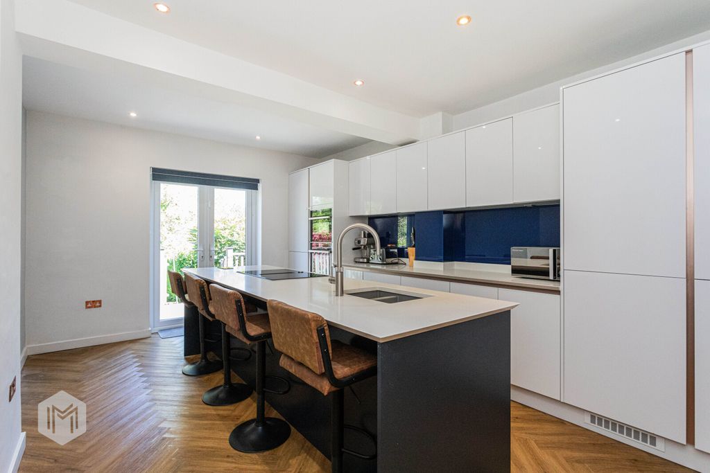 Property photo 2 of 33 Picture No. 34