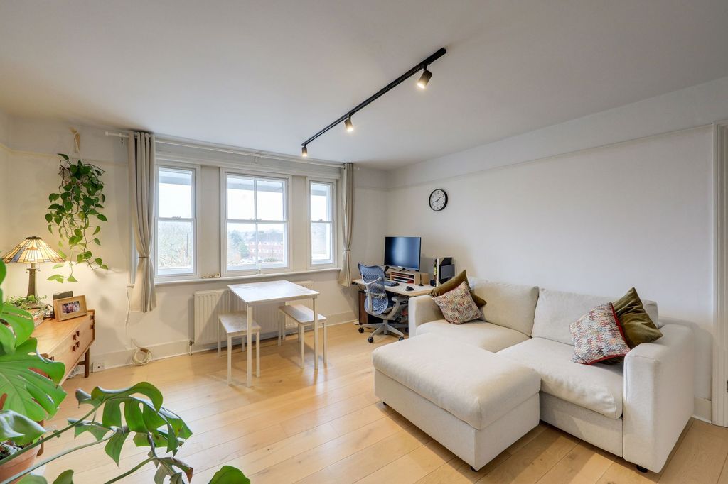 Property photo 3 of 8