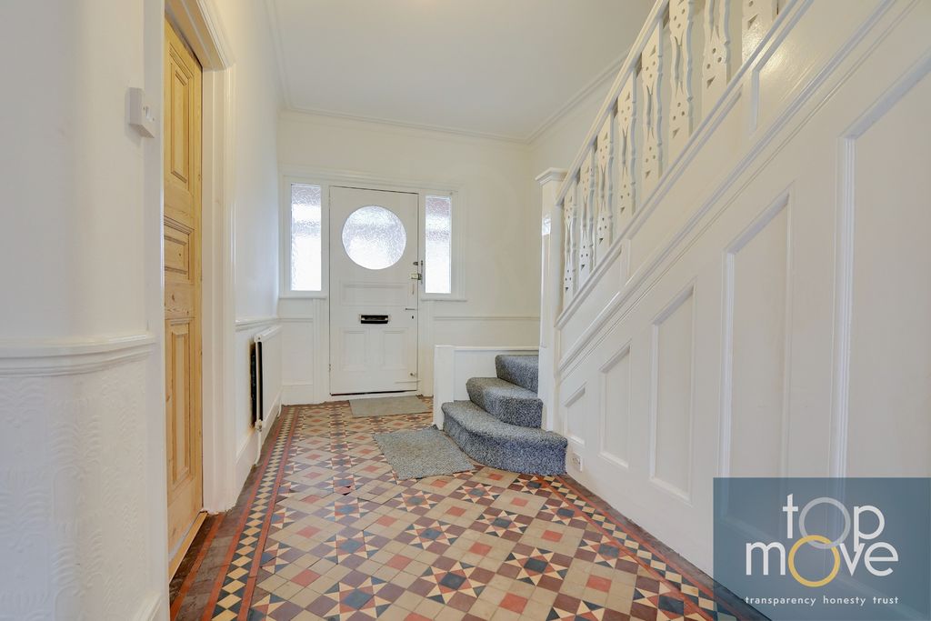 Property photo 2 of 12 Photo 3