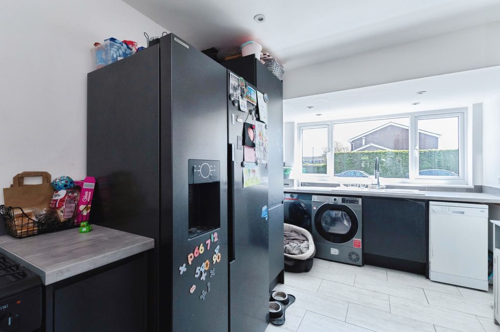 Additional image 9 of 3 bed semi-detached house for saleBronte Avenue, Christchurch BH23